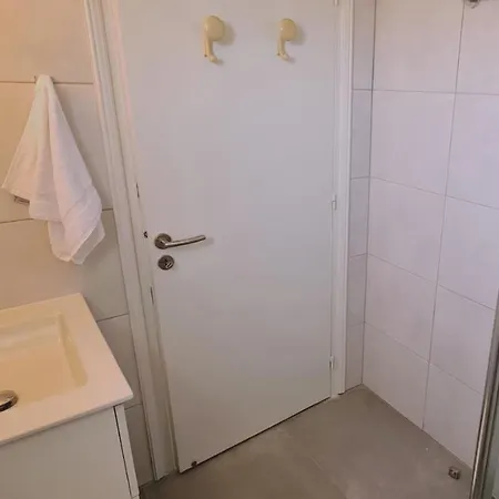 וילה Garden House פאראלימני