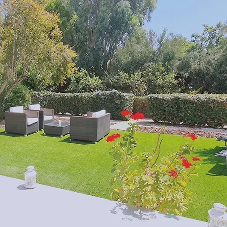 Garden House * פאראלימני