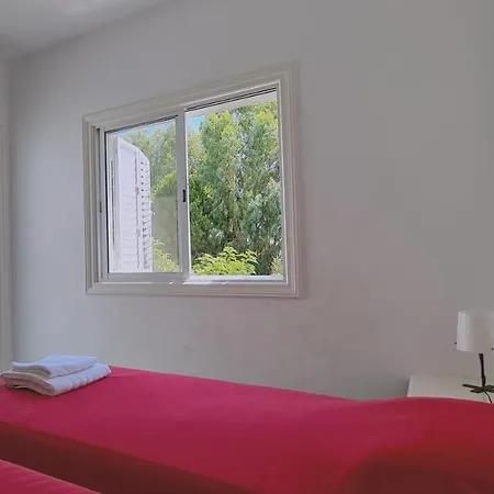 Garden House וילה פאראלימני