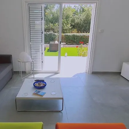 Garden House * פאראלימני