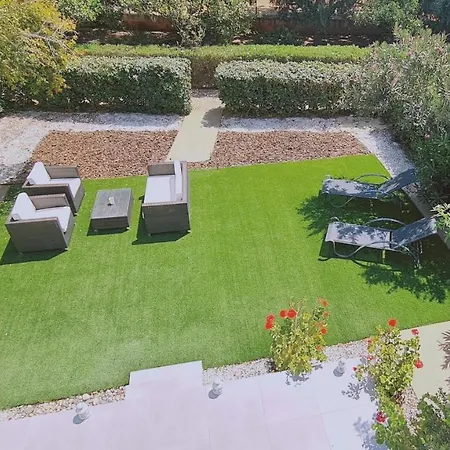 וילה Garden House פאראלימני