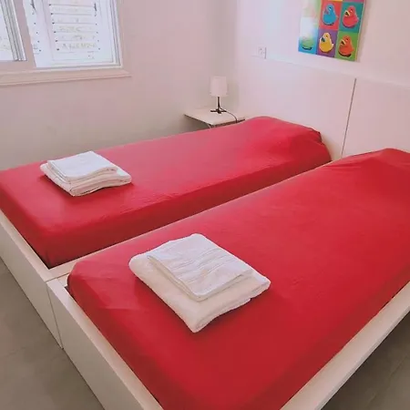 Garden House וילה פאראלימני